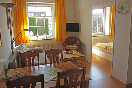 Wohnraum Fewo 30, Appartementhaus am Kurpark