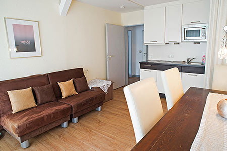 Wohnraum Fewo 32 a, Appartementhaus am Kurpark