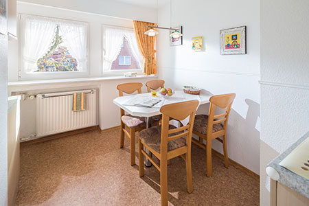 Esstisch Ferienwohnung Strandflieder, Ferienhaus Schipper